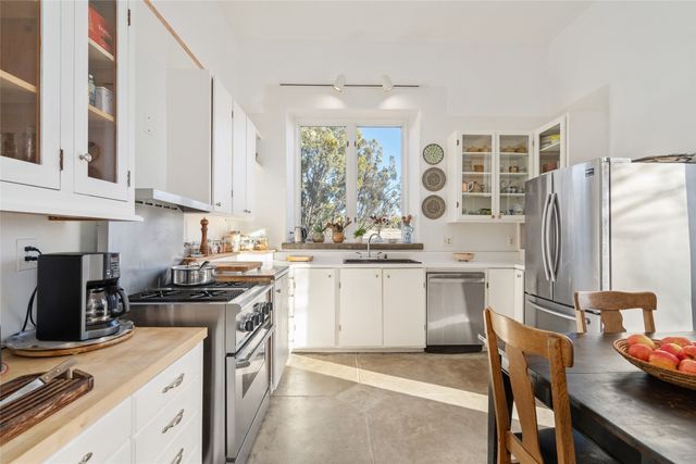 26 Likely Road, Santa Fe, NM 87508