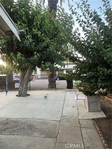 586 W Center Street, Pomona, CA 91768