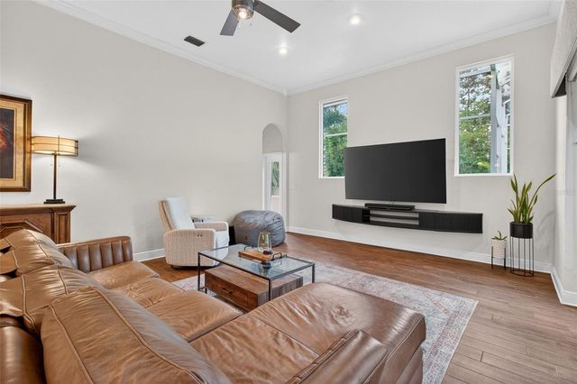 820 SAND PINE DRIVE NE, St Petersburg, FL 33703