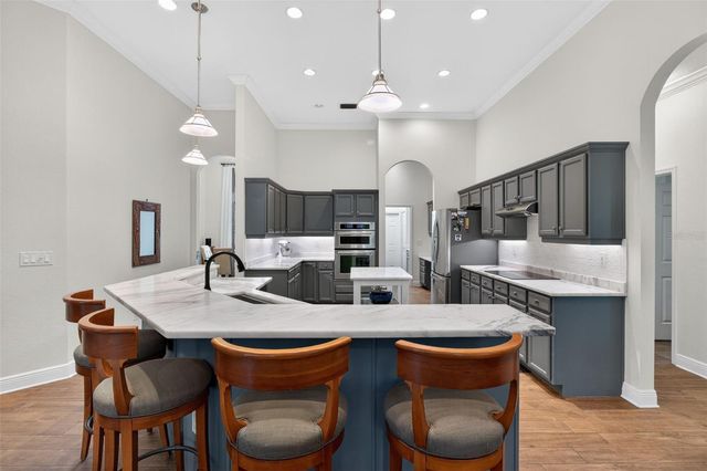 820 SAND PINE DRIVE NE, St Petersburg, FL 33703