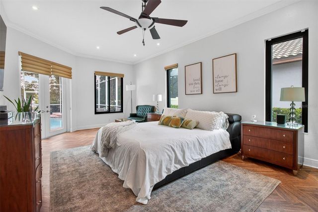 820 SAND PINE DRIVE NE, St Petersburg, FL 33703