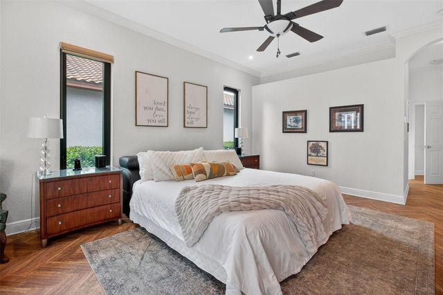 820 SAND PINE DRIVE NE, St Petersburg, FL 33703
