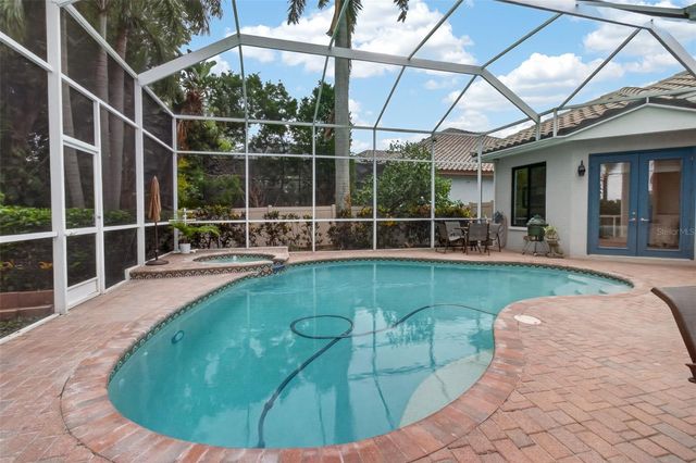 820 SAND PINE DRIVE NE, St Petersburg, FL 33703
