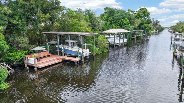 820 SAND PINE DRIVE NE, St Petersburg, FL 33703