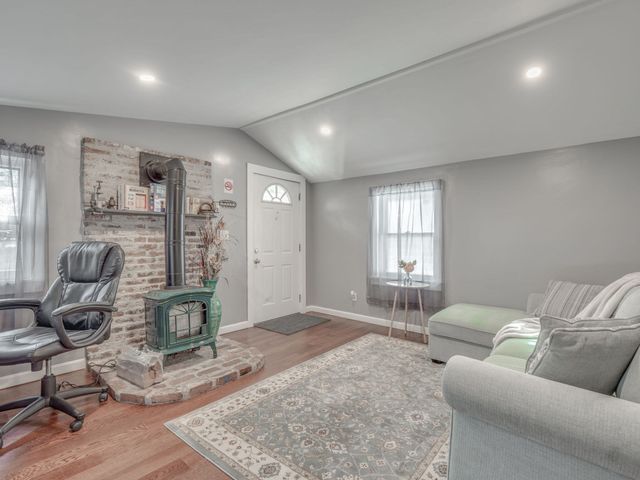 08 Useadoor, Middleton, MA 01949