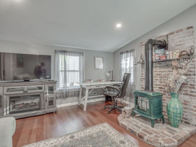 08 Useadoor, Middleton, MA 01949