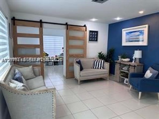 6174 W 14th Ct 1, Hialeah, FL 33012