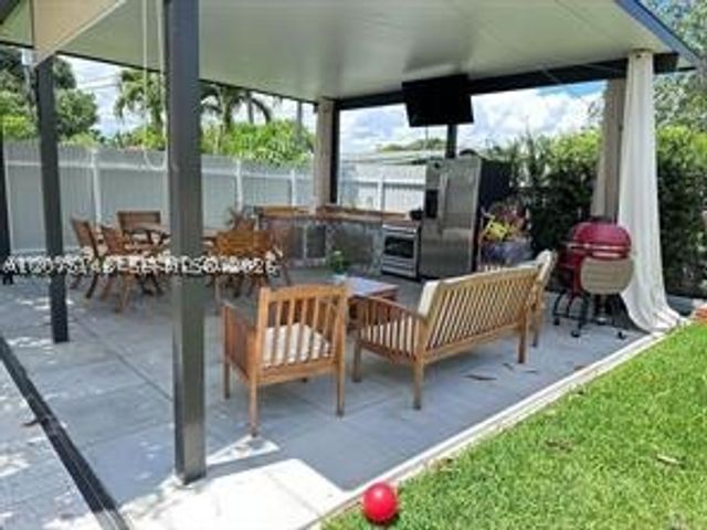 6174 W 14th Ct 1, Hialeah, FL 33012