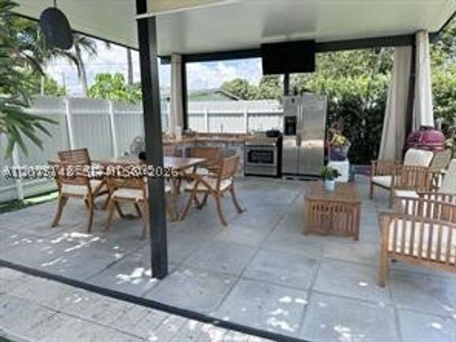 6174 W 14th Ct 1, Hialeah, FL 33012