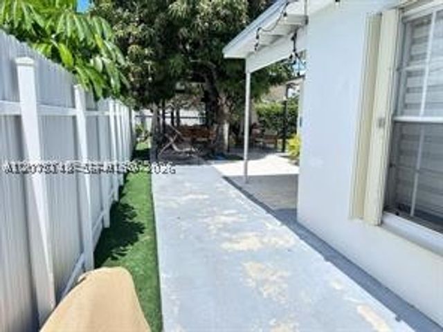 6174 W 14th Ct 1, Hialeah, FL 33012