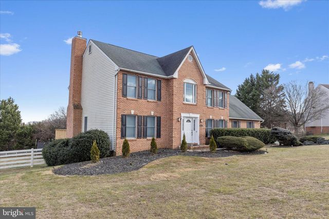 2111 WARREN WAY DR, Westminster, MD 21157