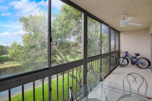 7321 Amberly Lane 405, Delray Beach, FL 33446