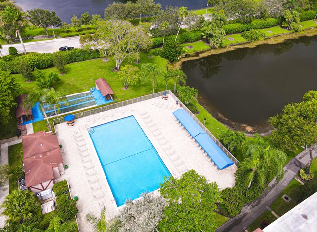 7321 Amberly Lane 405, Delray Beach, FL 33446