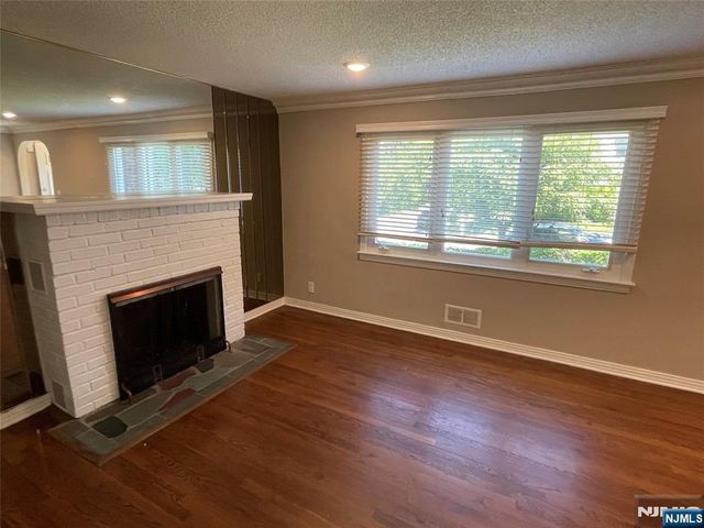544 Oritani Place, Teaneck, NJ 07666
