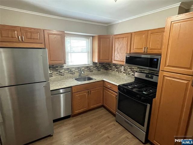 544 Oritani Place, Teaneck, NJ 07666