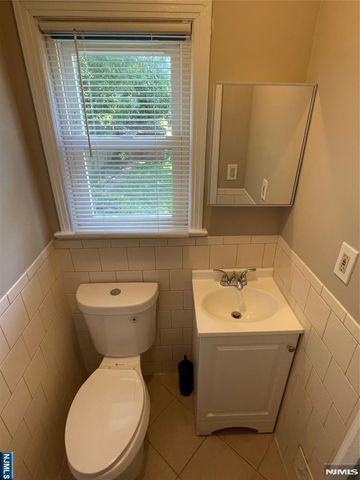 544 Oritani Place, Teaneck, NJ 07666