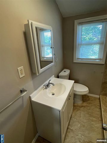 544 Oritani Place, Teaneck, NJ 07666