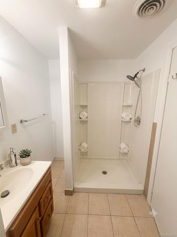 313 Main Street 2, Poughkeepsie, NY 12601