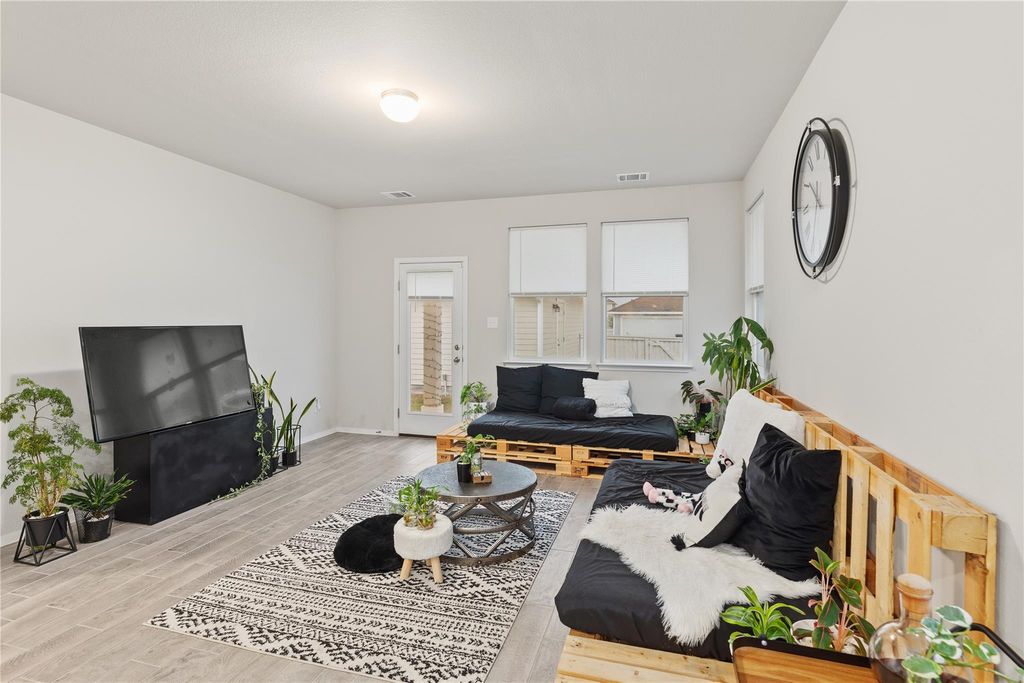 308 Catalina DR, Kyle, TX 78640