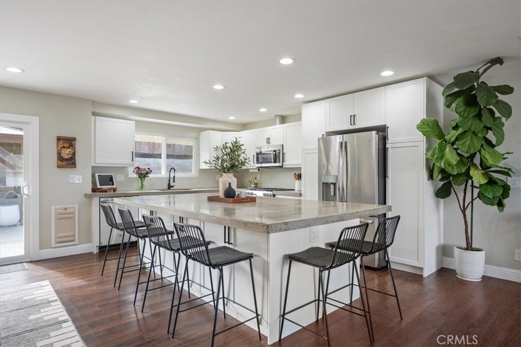 Image 10 of property listing at 1402 Revere Street, Santa Maria, CA 93455