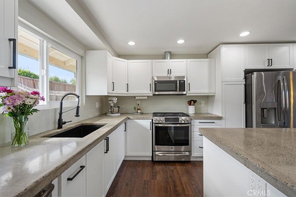 Image 11 of property listing at 1402 Revere Street, Santa Maria, CA 93455