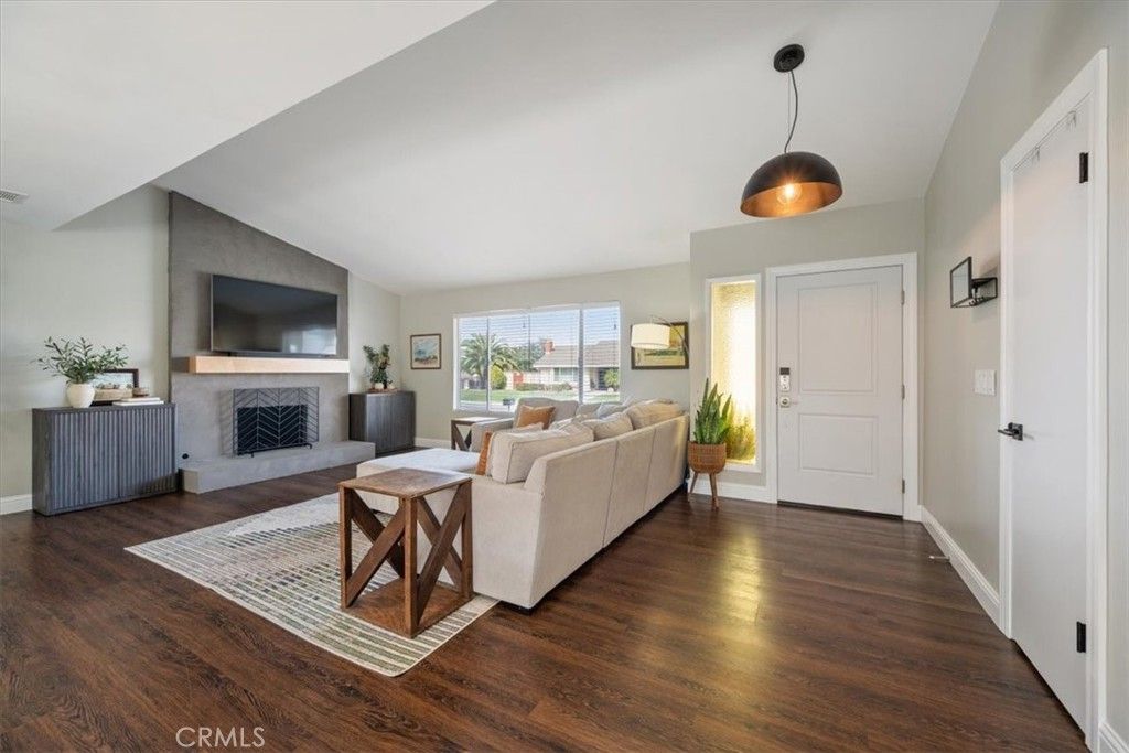 Image 4 of property listing at 1402 Revere Street, Santa Maria, CA 93455