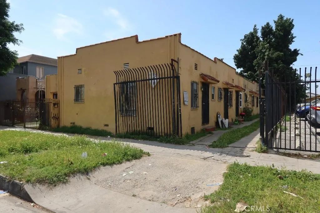 5917 S Figueroa Street, Los Angeles, CA 90003