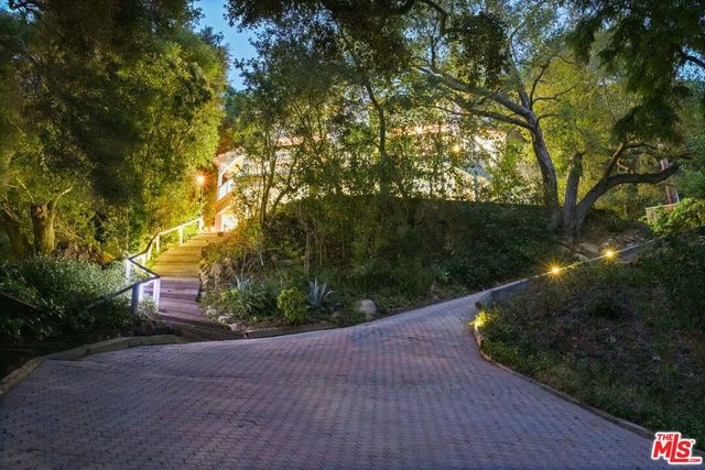 774 Old Topanga Canyon Road, Topanga, CA 90290