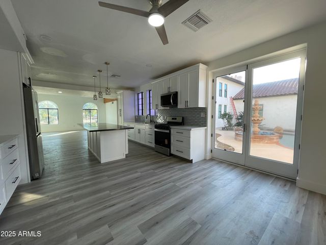 8200 W Orange Avenue, Glendale, AZ 85303