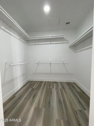 8200 W Orange Avenue, Glendale, AZ 85303