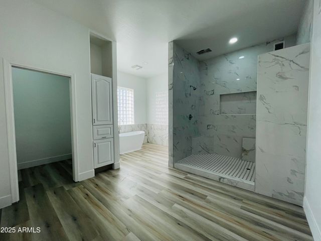 8200 W Orange Avenue, Glendale, AZ 85303