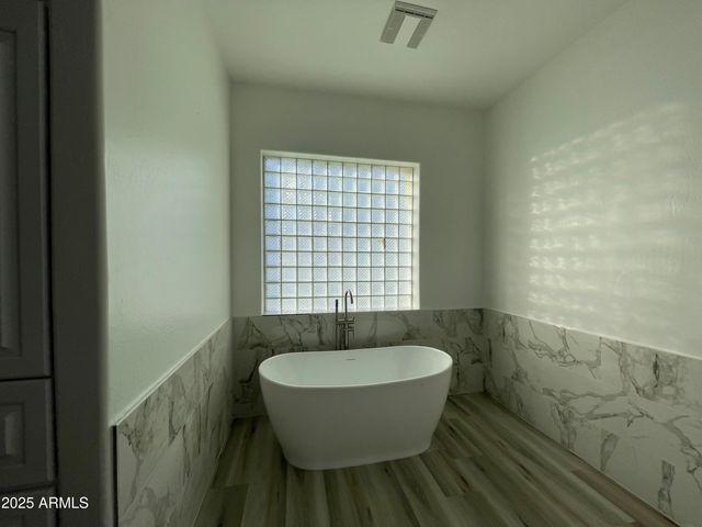 8200 W Orange Avenue, Glendale, AZ 85303