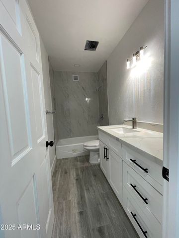 8200 W Orange Avenue, Glendale, AZ 85303