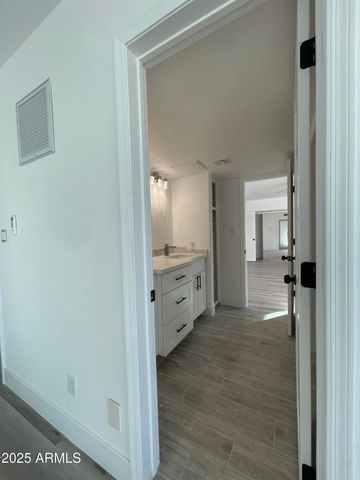 8200 W Orange Avenue, Glendale, AZ 85303