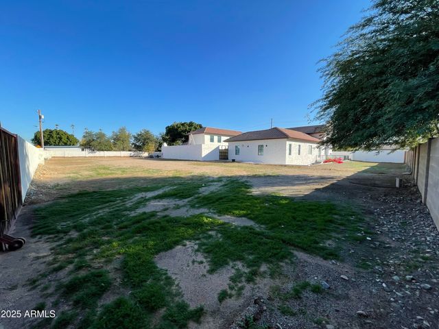 8200 W Orange Avenue, Glendale, AZ 85303