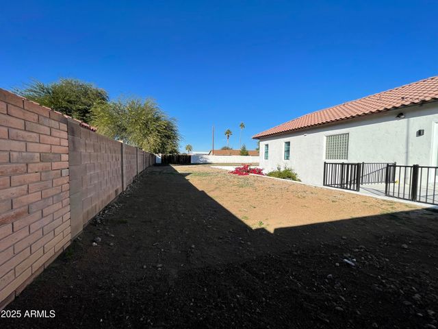 8200 W Orange Avenue, Glendale, AZ 85303