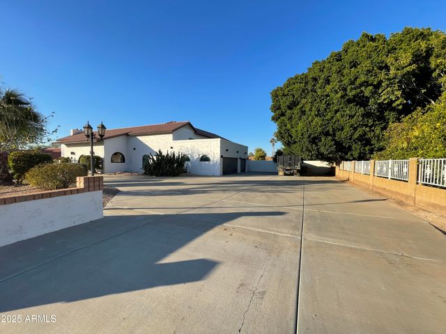 8200 W Orange Avenue, Glendale, AZ 85303