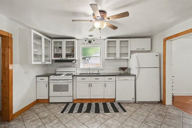 1234 Langeland Avenue, Muskegon, MI 49442