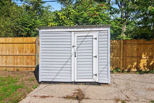 1234 Langeland Avenue, Muskegon, MI 49442