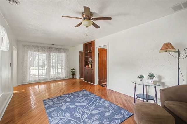 1234 Langeland Avenue, Muskegon, MI 49442