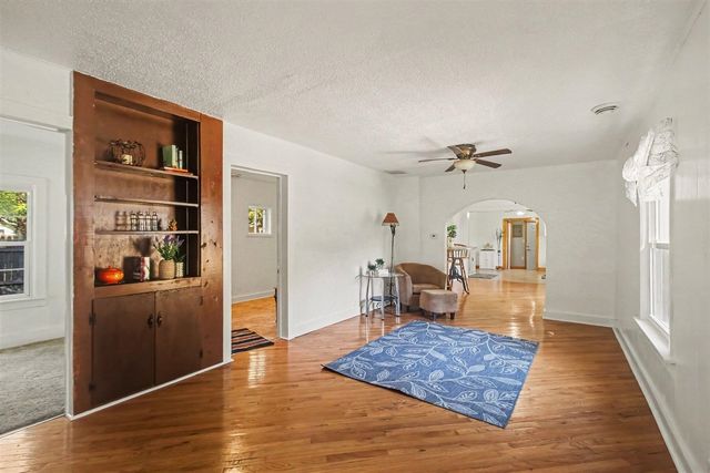 1234 Langeland Avenue, Muskegon, MI 49442