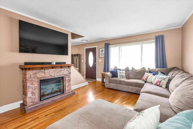 64 Kobb Boulevard, West Islip, NY 11795