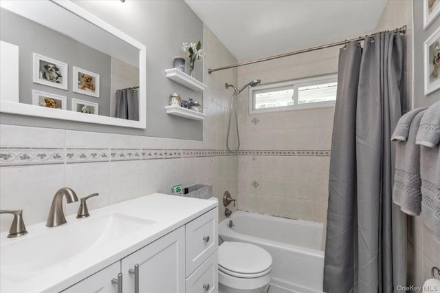 64 Kobb Boulevard, West Islip, NY 11795