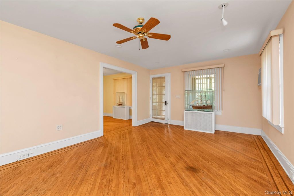 63 Oak Street, Lynbrook, NY 11563 — photo 4