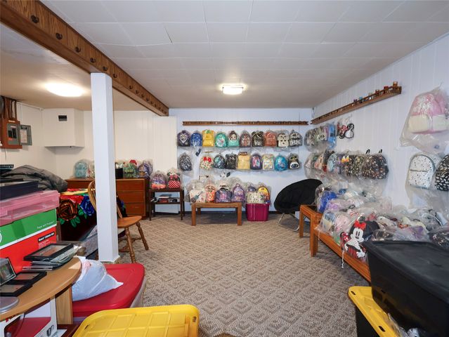 1318 E Douglas Avenue, Des Moines, IA 50316