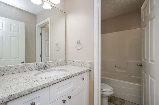 1028 Levista Drive, Locust Grove, GA 30248