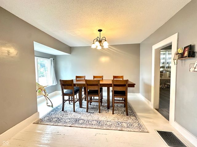 206 Whitlock Avenue, Crawfordsville, IN 47933