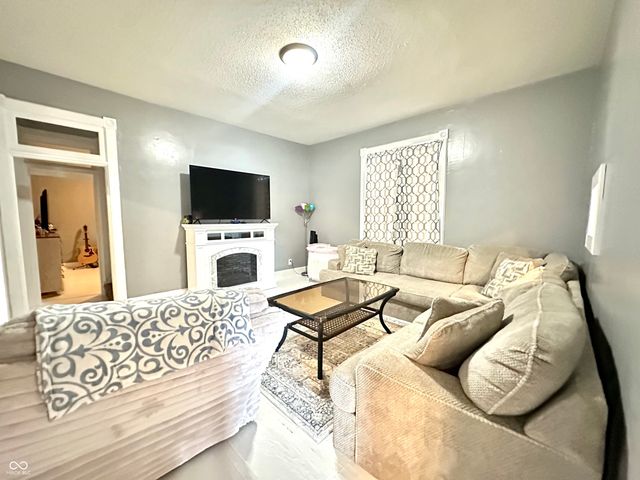 206 Whitlock Avenue, Crawfordsville, IN 47933