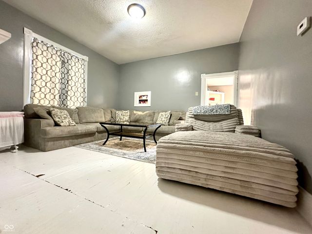 206 Whitlock Avenue, Crawfordsville, IN 47933