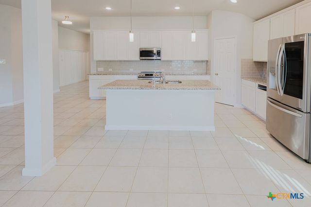 632 Ridgemeadow Drive, New Braunfels, TX 78130